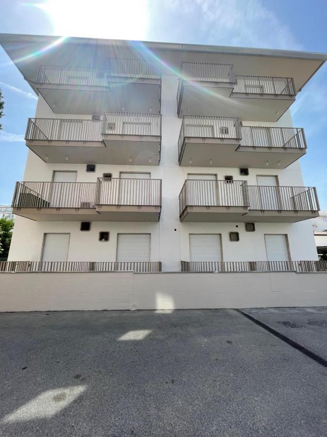 Appartamento Soyus 10 Lido di Jesolo Exterior foto