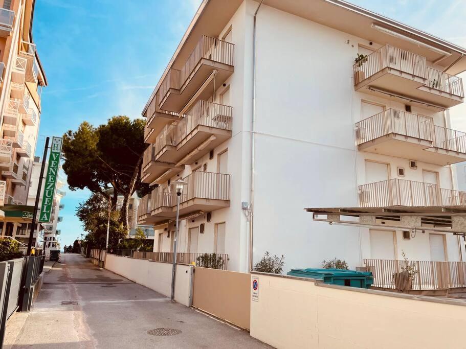 Appartamento Soyus 10 Lido di Jesolo Exterior foto